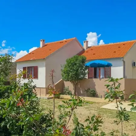 - Lucija Hébergement de vacances *